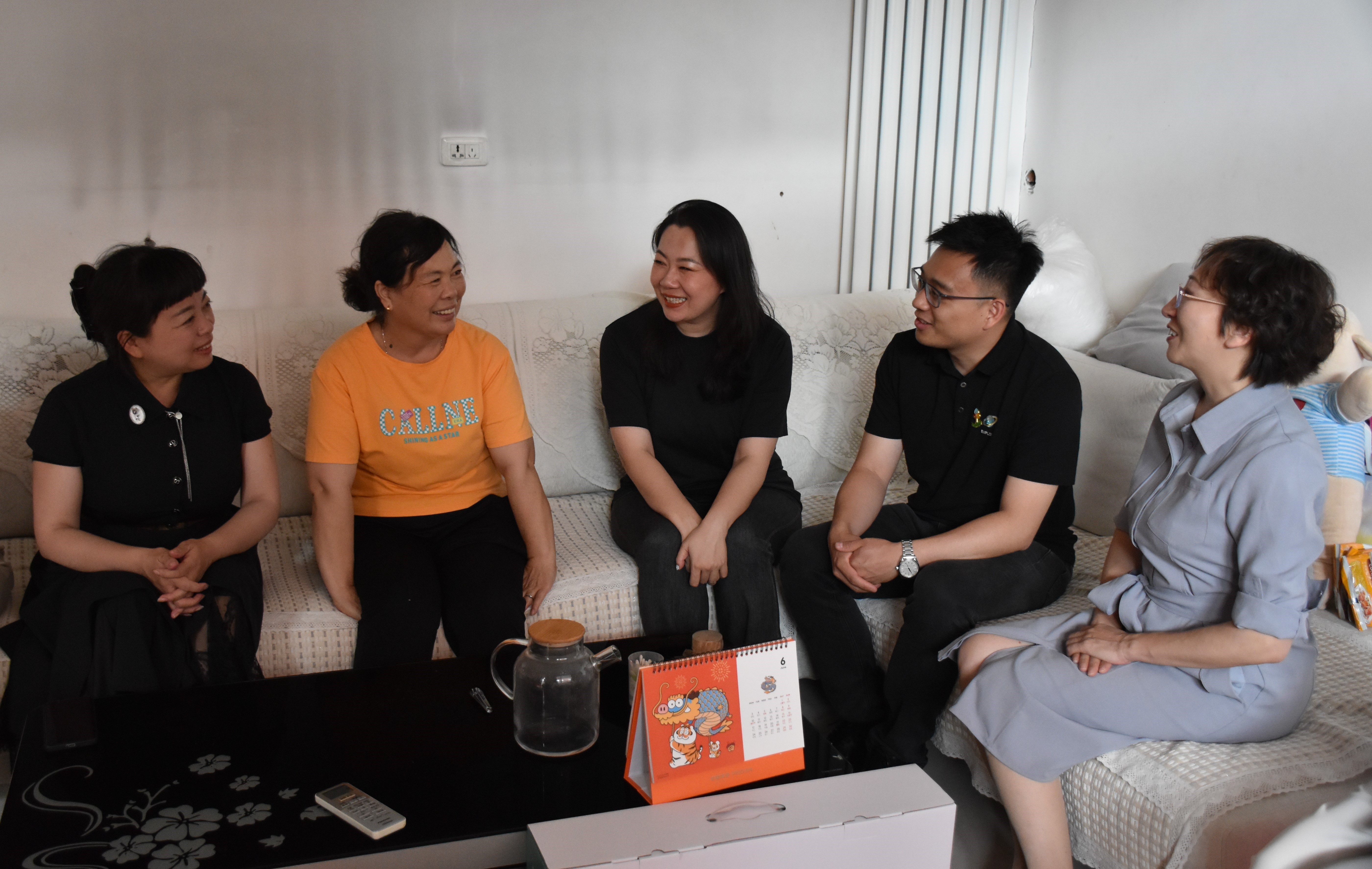 欧亿体育-欧亿体育集团有限公司
公益送温暖：6载慈善 660名单亲母亲受益