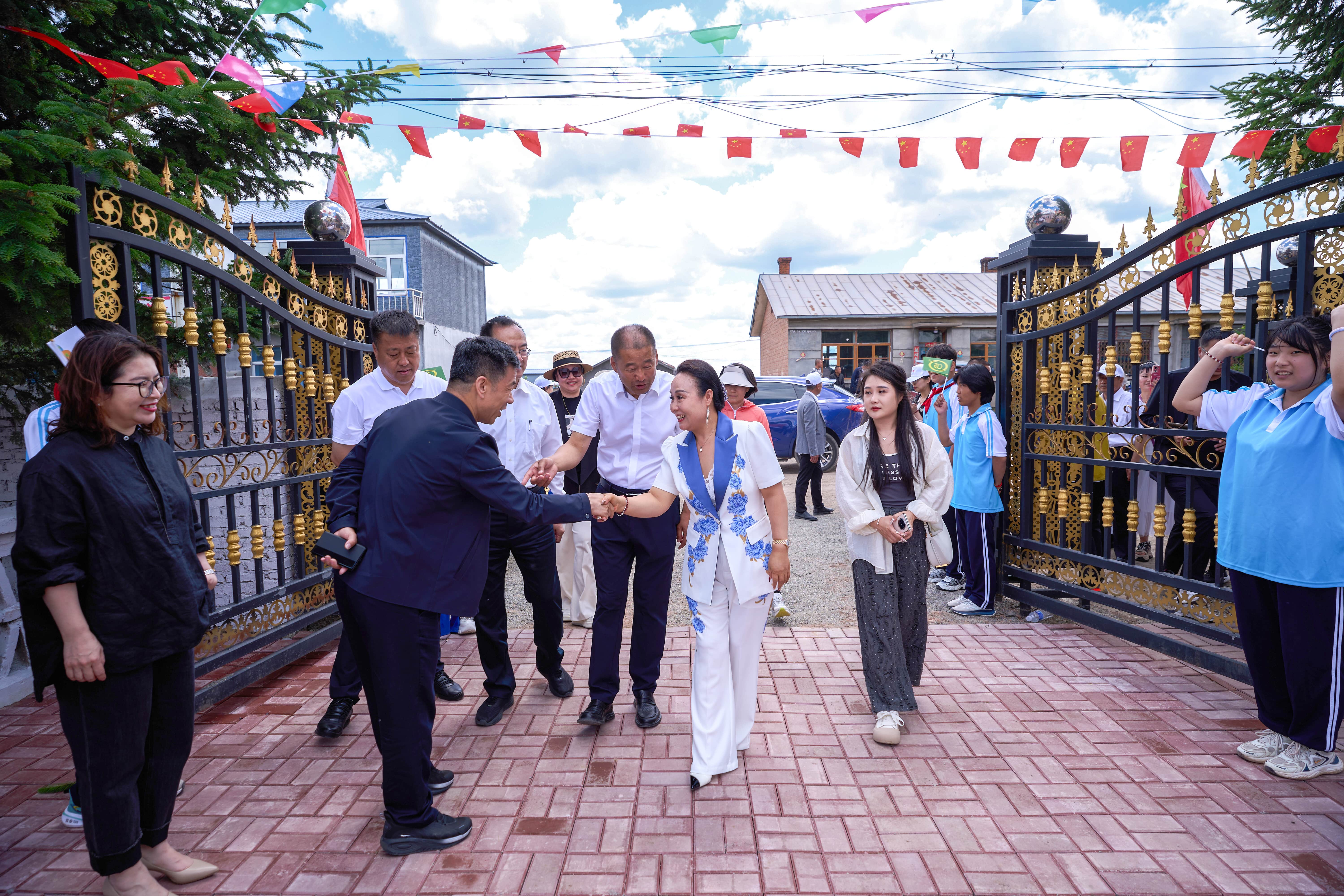 第254所 黑龙江巴彦县黑山镇民乐村欧亿体育-欧亿体育集团有限公司
侯玉霞学校